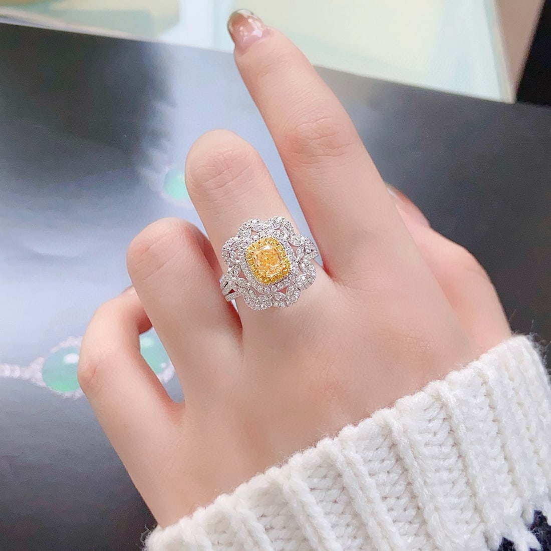 14k Gold 1.75 Ctw Natural Yellow Diamond & Diamond Ring - 3