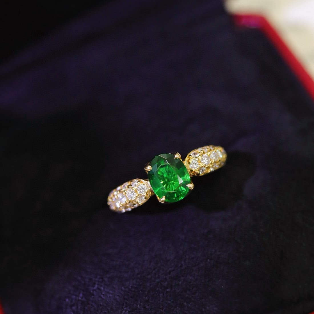 14k Gold 1.74 Ctw Natural Tourmaline & Diamond Ring: Ref:230942225 // gold content:14k gold // ring size:7. 25us // // main gemstone:tourmaline // shape:oval // carat weight:1. 04ct // color:green // treatment:natural // // adjacent gemstone 2 : diamond