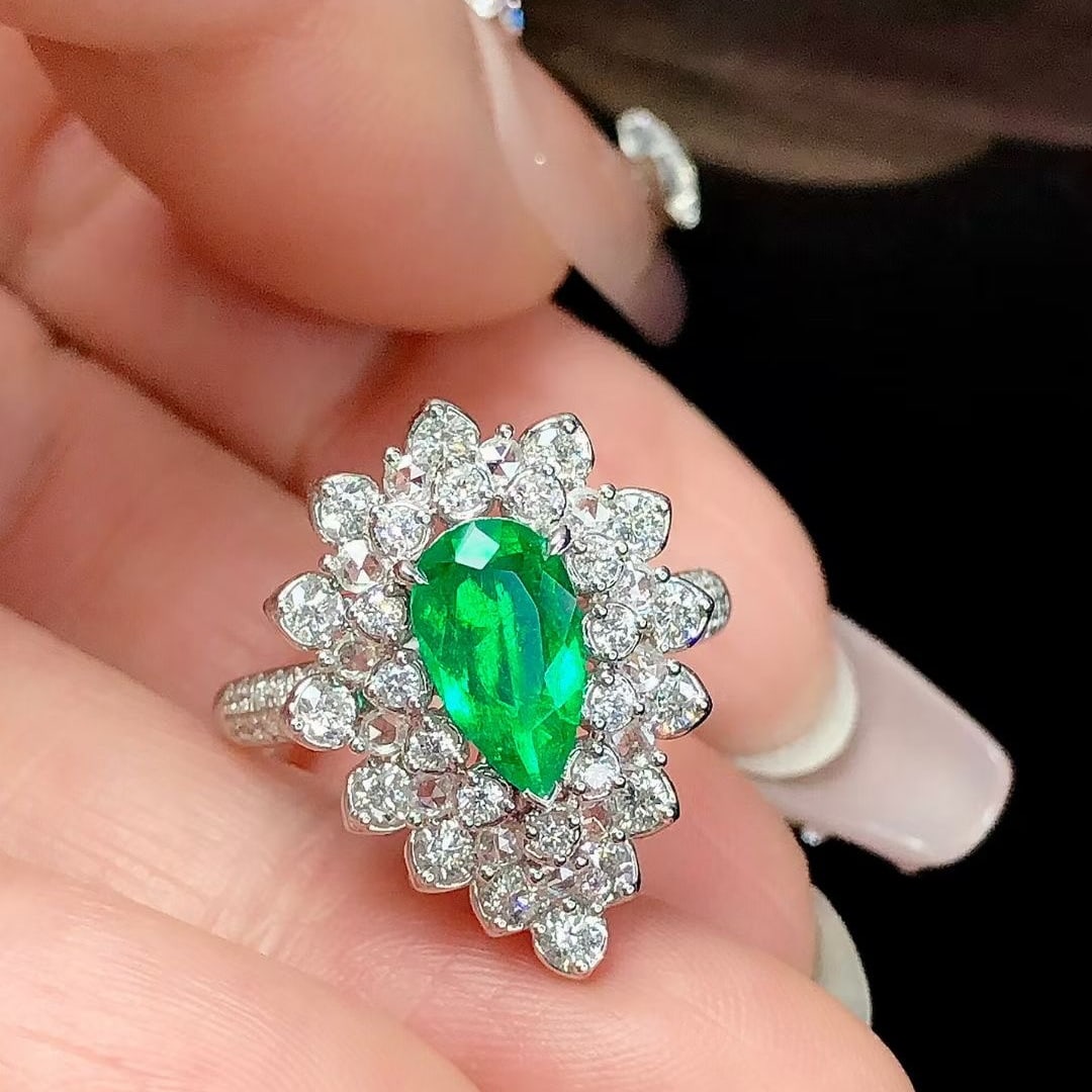 14k Gold 1.86 Ctw Vivid Green Natural Emerald & Diamond Ring - 2