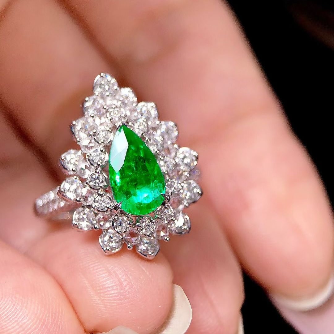 14k Gold 1.86 Ctw Vivid Green Natural Emerald & Diamond Ring - 4