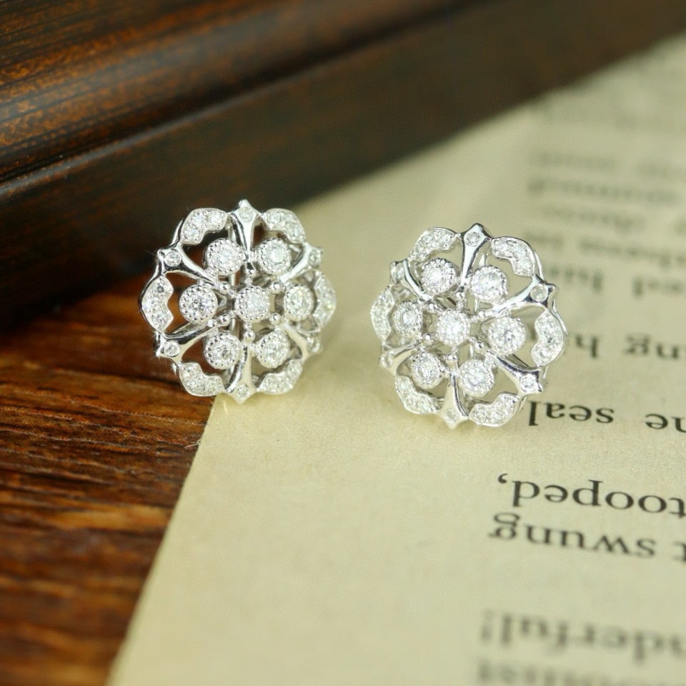 14k Gold 0.32 Ct Natural H Diamond Earrings: Ref:230942239 // gold content:14k gold // main gemstone:diamond // shape:round // carat weight:0. 32ct // clarity grade:vs-si // color:h // treatment:natural // cut grade:g // Condition: New Low Esti