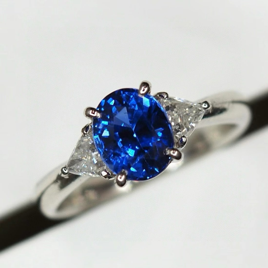 14k Gold 2.50 Ctw Natural Sapphire & Diamond Ring - 4