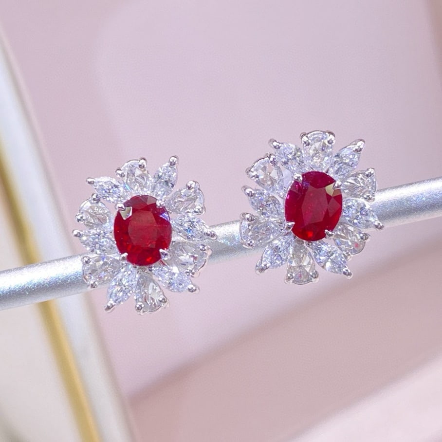 14k Gold 1.76 Ctw Natural Ruby & Diamond Earrings: Ref:230942254 // gold content:14k gold // main gemstone:ruby // shape:oval // carat weight:0. 96ct // color:pigeonblood red // treatment:natural // // adjacent gemstone 2 : diamond //