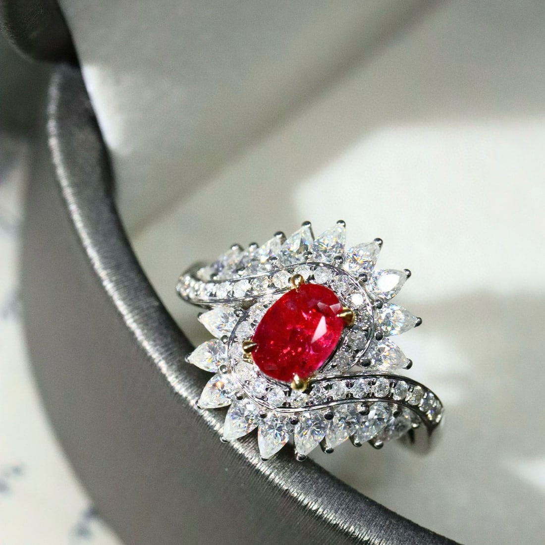 14k Gold 1.08 Ctw Vivid Red Natural Ruby & Diamond Ring: Ref:230942261 // gold content:14k gold // ring size:7. 25us // // main gemstone:ruby // shape:oval // carat weight:0. 84ct // color:vivid red // treatment:natural // // adjacent gemstone 2 :