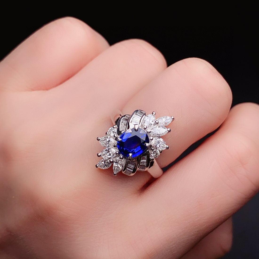 14k Gold 2.22 Ctw Vivid Blue Natural Sapphire & Diamond Ring - 2