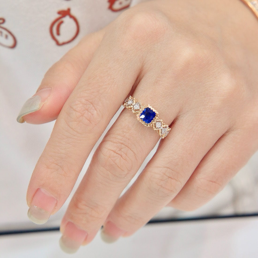 14k Gold 1.10 Ctw Vivid Blue Natural Sapphire & Diamond Ring - 5