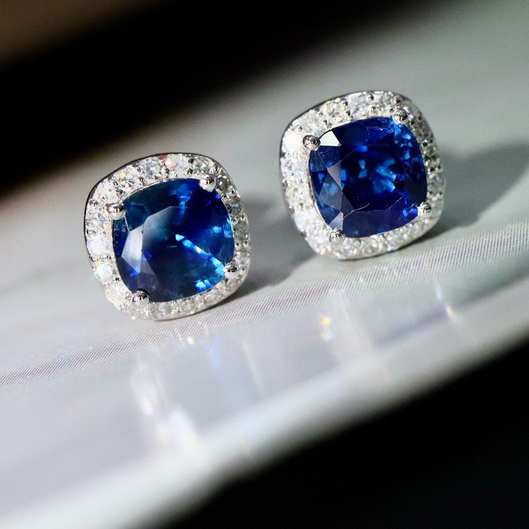 14k Gold 2.26 Ctw Natural Sapphire & Diamond Earrings: Ref:230942290 // gold content:14k gold // main gemstone:sapphire // shape:cushion // carat weight:2. 05ct // color:royal blue // treatment:natural // // adjacent gemstone 2 : diamond // shape:round //