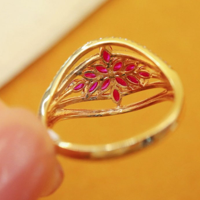 14k Gold 0.90 Ctw Natural Ruby & Diamond Ring - 5