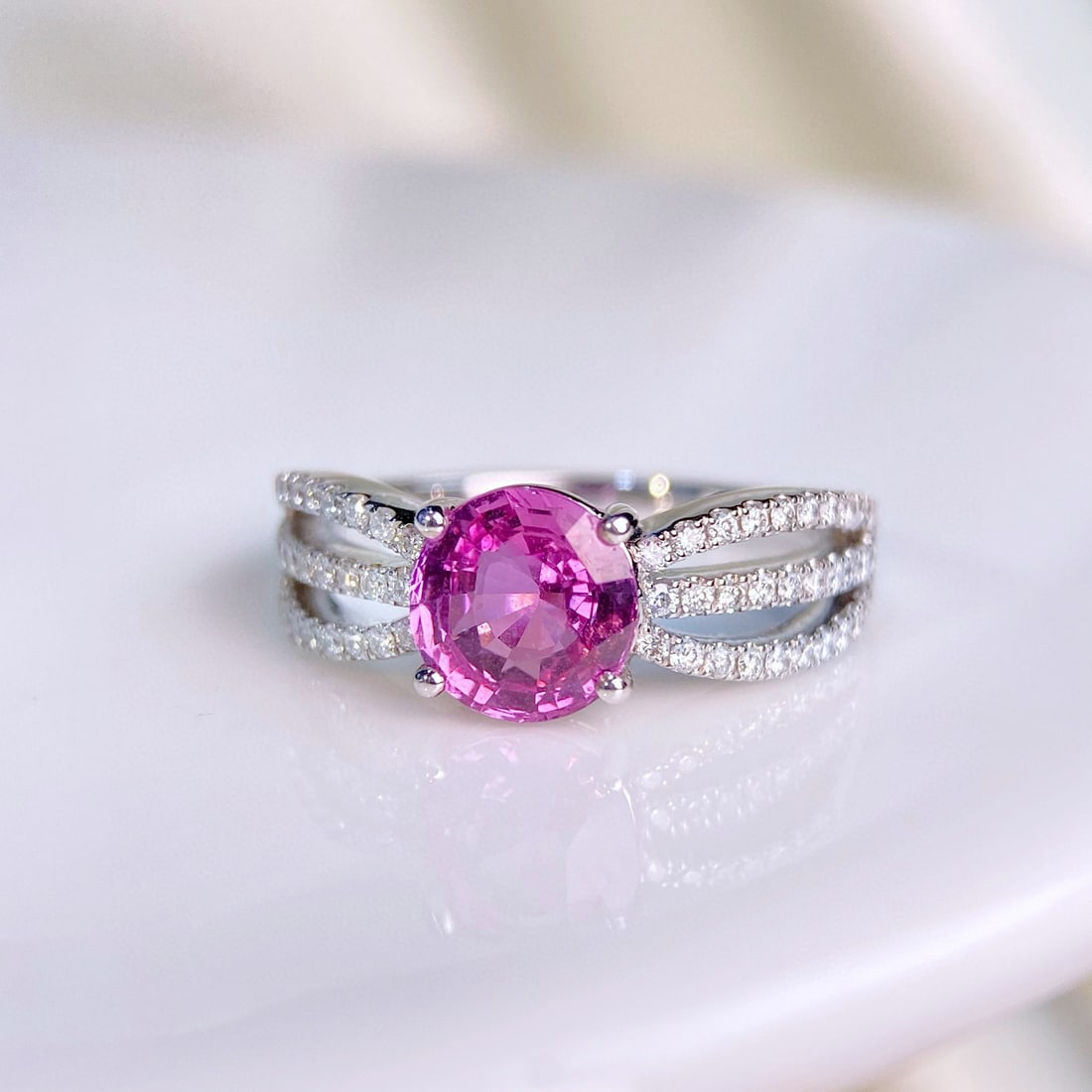 14k Gold 1.80 Ctw Natural Padparadscha Sapphire & Diamond Ring - 2