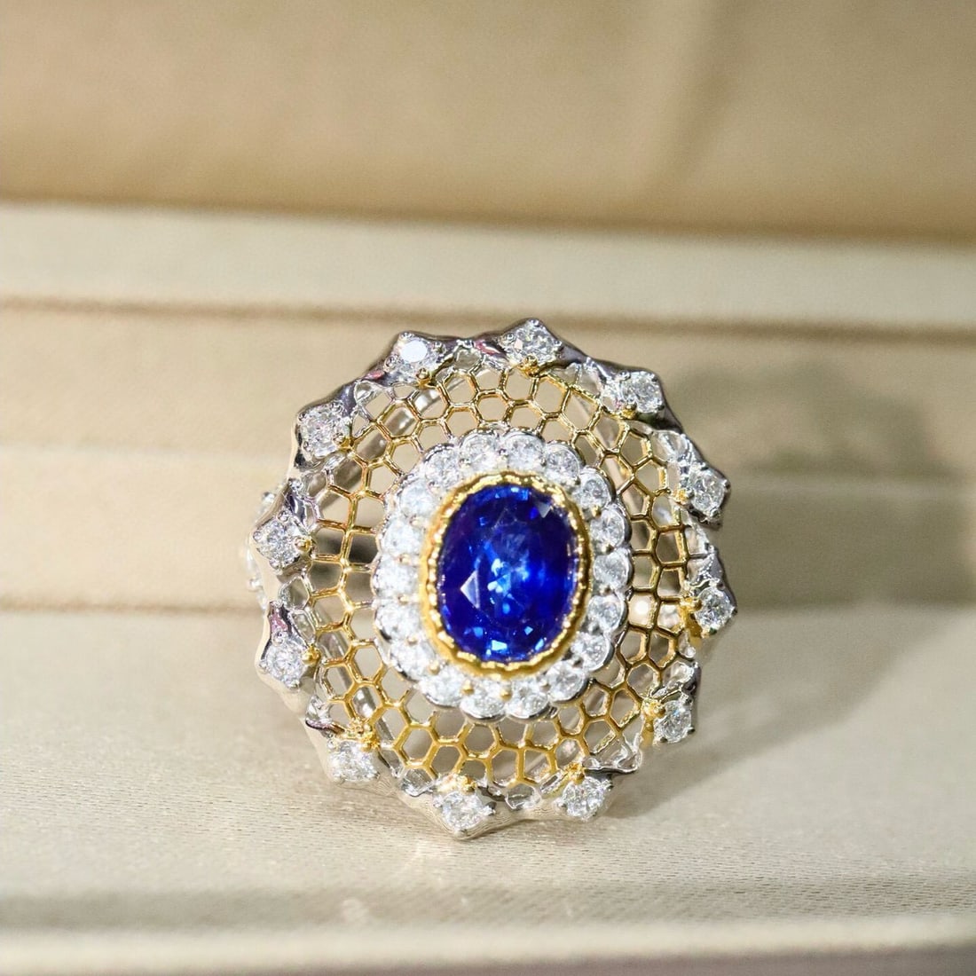 14k Gold 1.64 Ctw Vivid Blue Natural Sapphire & Lab Grown Diamond Ring: Ref:230942313 // gold content:14k gold // ring size:7. 25us // // main gemstone:sapphire // shape:oval // carat weight:1. 03ct // color:vivid blue // treatment:natural // // adjacent gemstone 2 :