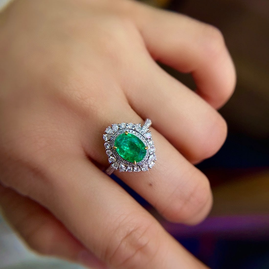 14k Gold 2.52 Ctw Vivid Green Natural Emerald & Diamond Ring - 4