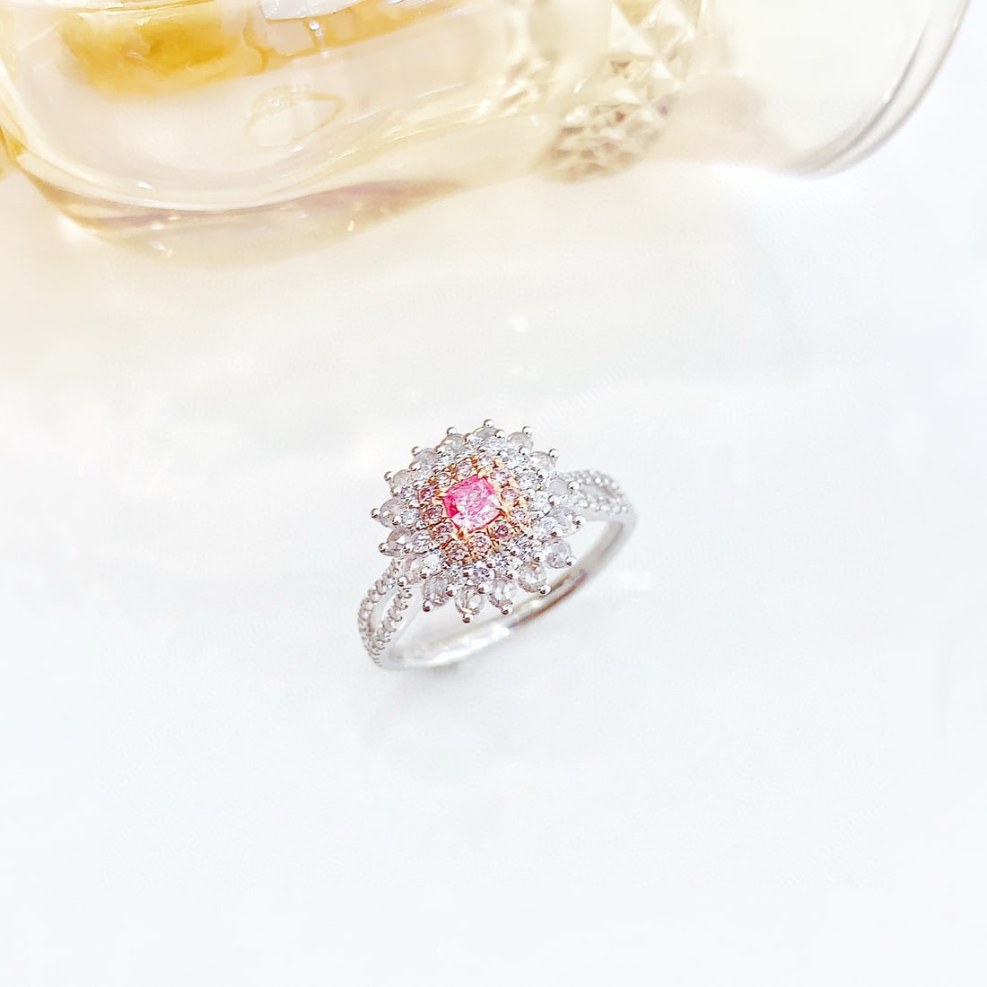 14k Gold 0.85 Ctw Natural Pink Diamond & Diamond Ring - 4