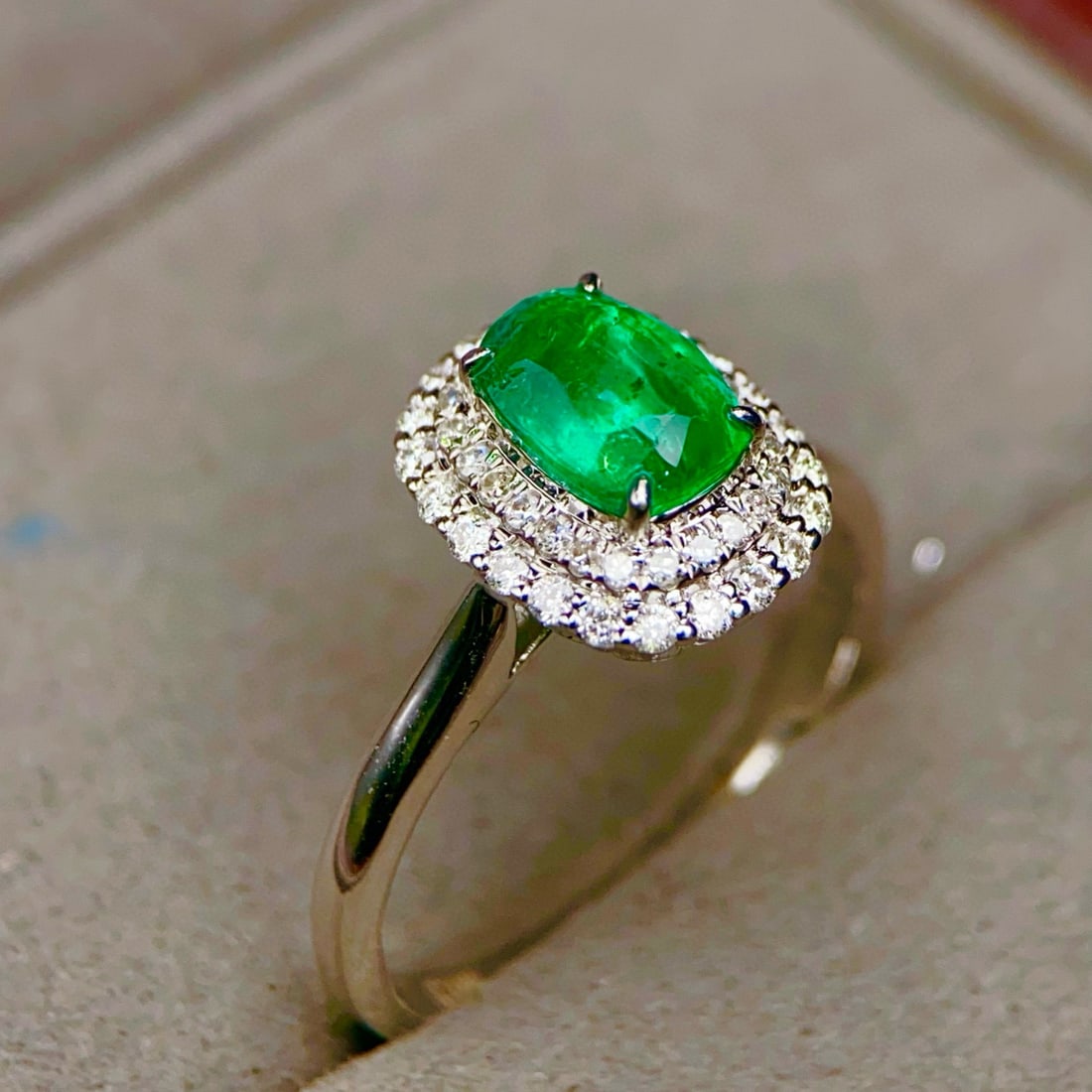 14k Gold 1.64 Ctw Vivid Green Natural Emerald & Diamond Ring - 3