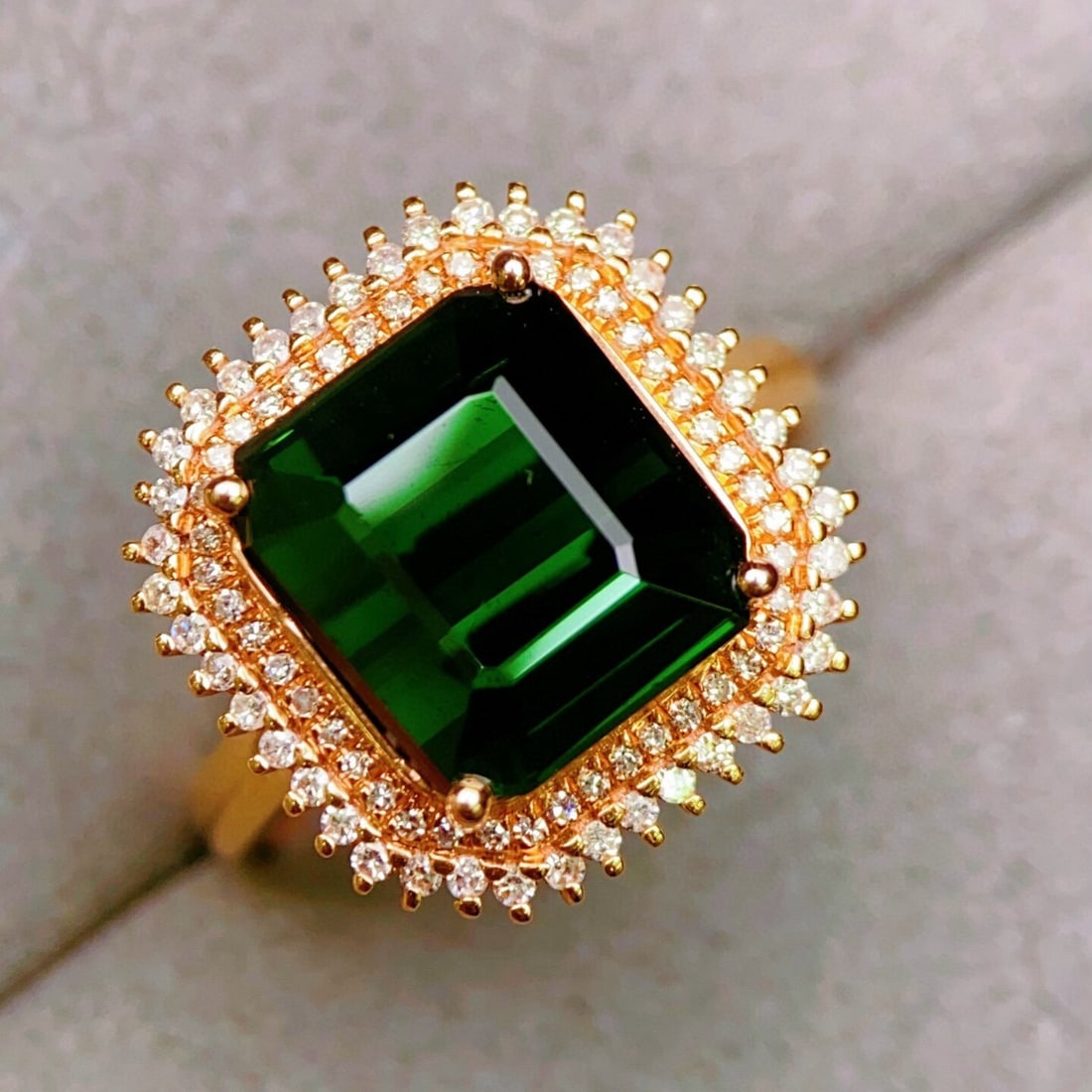 14k Gold 7.39 Ctw Natural Tourmaline & Diamond Ring: Ref:230942344 // gold content:14k gold // ring size:7. 25us // // main gemstone:tourmaline // shape:octagonal // carat weight:7. 05ct // color:green // treatment:natural // // adjacent gemstone 2 : di
