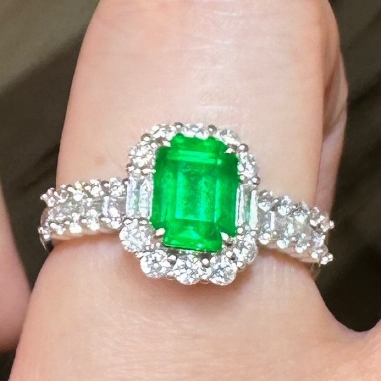 14k Gold 2.12 Ctw Vivid Green Natural Emerald & Diamond Ring - 4