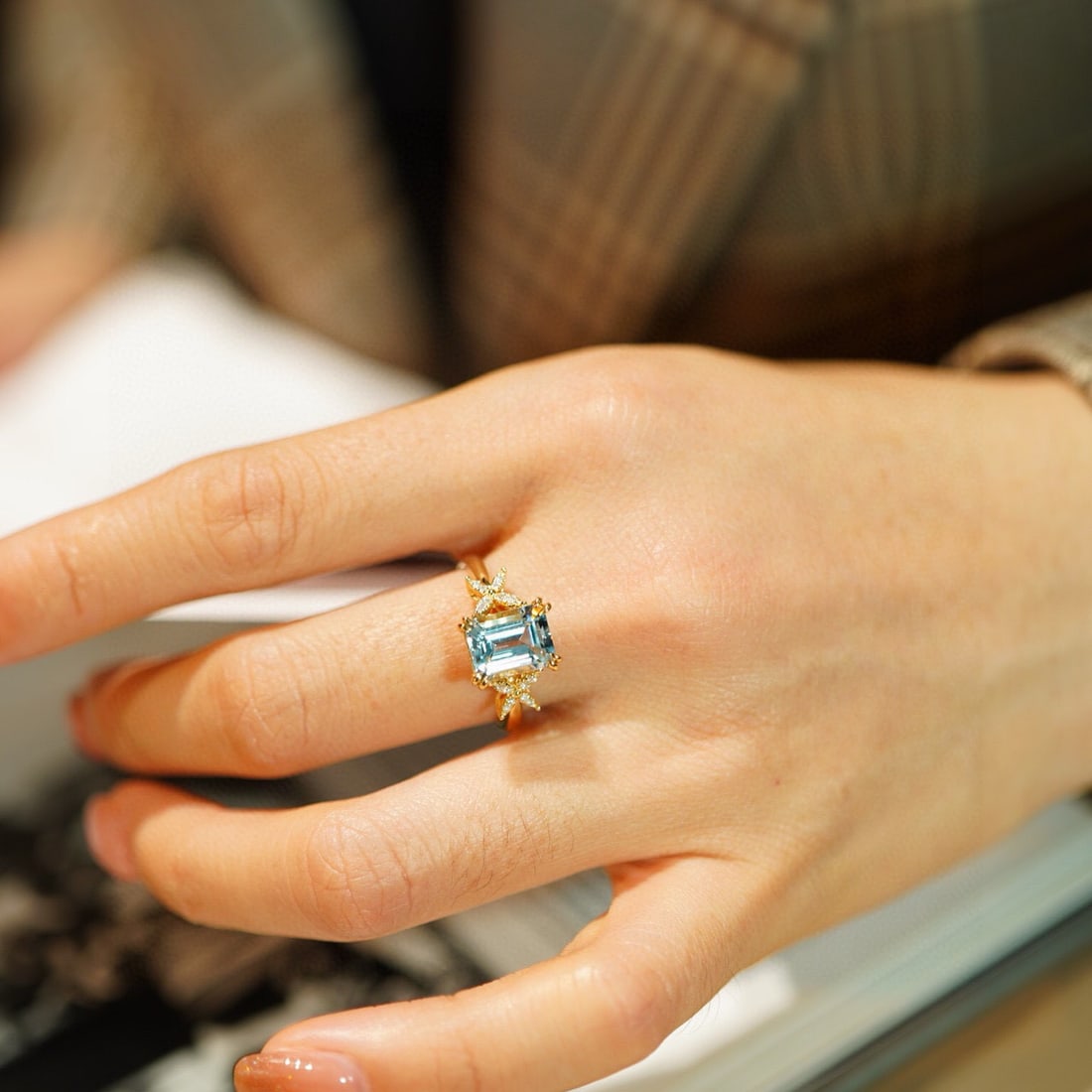 14k Gold 1.5 Ct Natural Aquamarine & Diamond Ring - 6