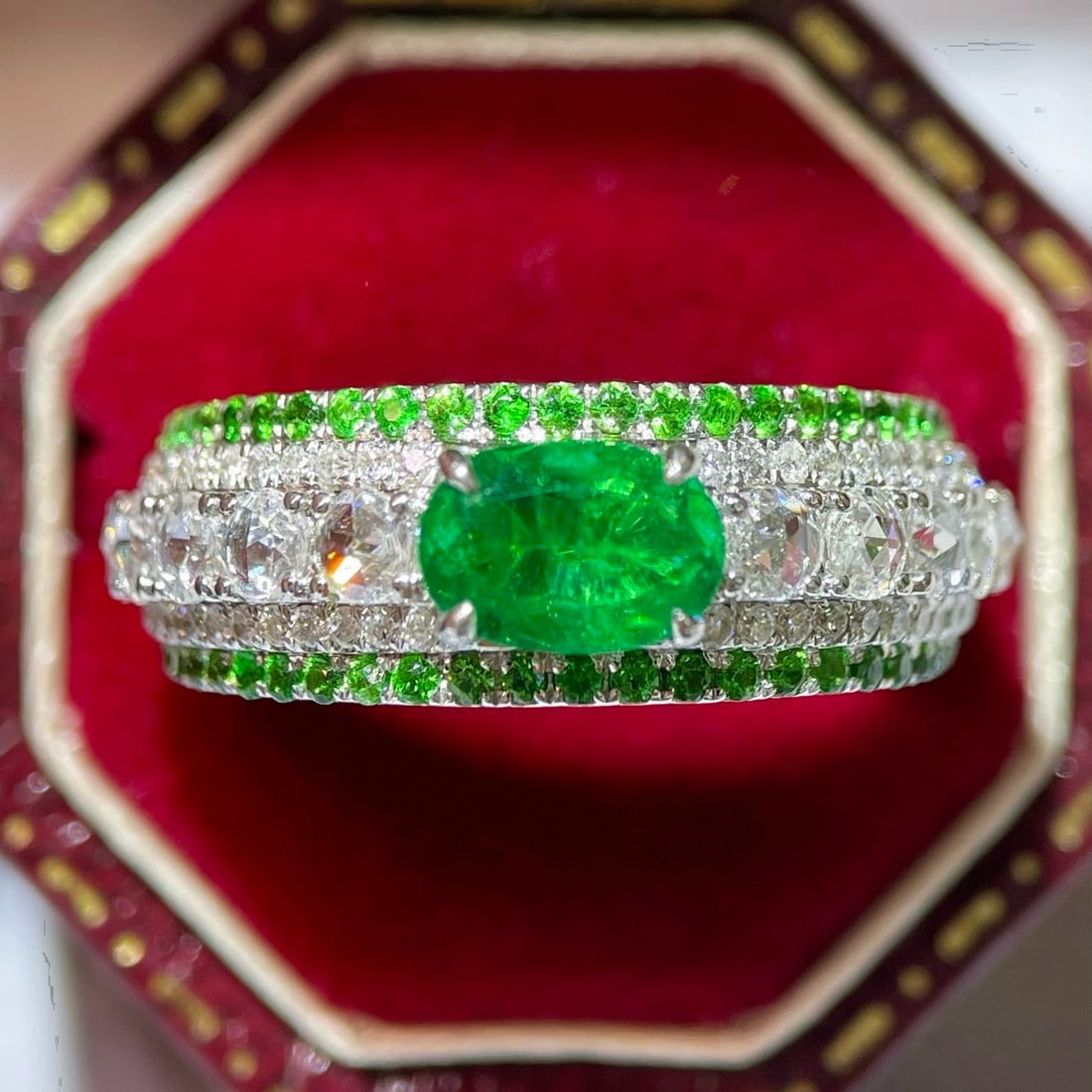 14k Gold 1.20 Ctw Intense Green Natural Emerald & Diamond Ring - 5