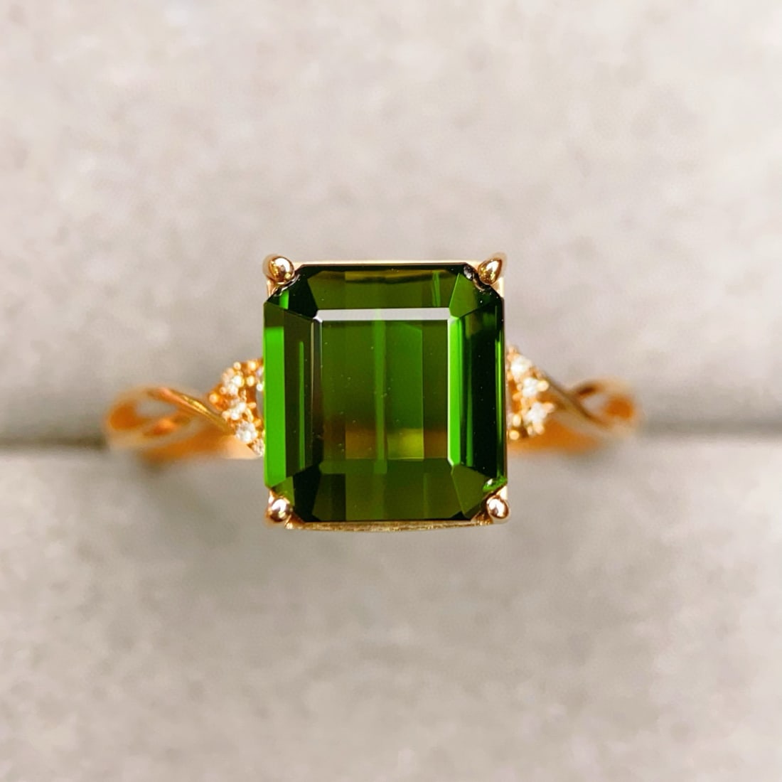 14k Gold 3.23 Ctw Natural Tourmaline & Diamond Ring: Ref:230942367 // gold content:14k gold // ring size:7. 25us // // main gemstone:tourmaline // shape:octagonal // carat weight:3. 2ct // color:green // treatment:natural // // adjacent gemstone 2 :