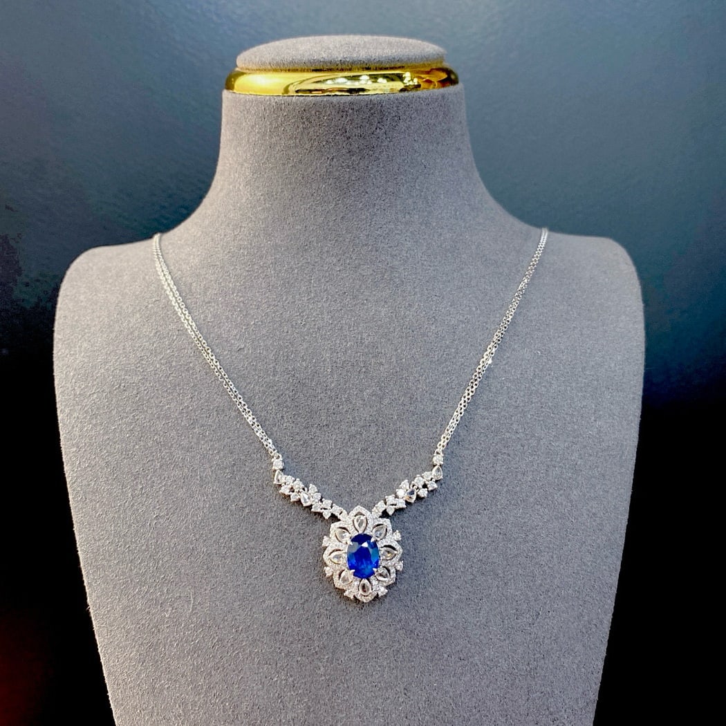 14k Gold 2.86 Ctw Natural Sapphire & Diamond Necklace: Ref:230942369 // gold content:14k gold // main gemstone:sapphire // shape:oval // carat weight:1. 49ct // color:royal blue // treatment:natural // // adjacent gemstone 2 : diamond // shape:multiply
