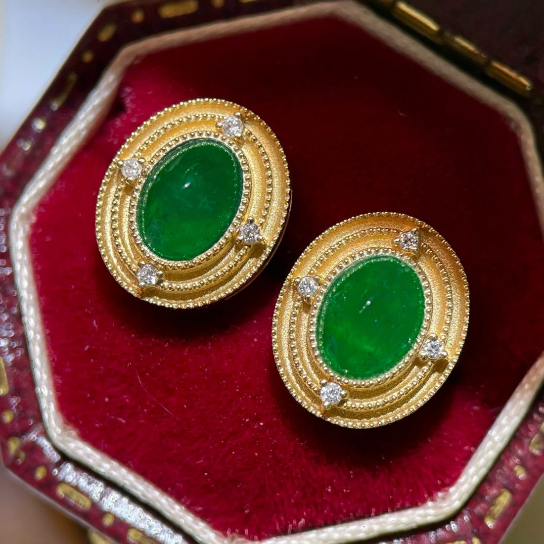 14k Gold 1.08 Ctw Vivid Green Natural Emerald & Diamond Earrings - 3