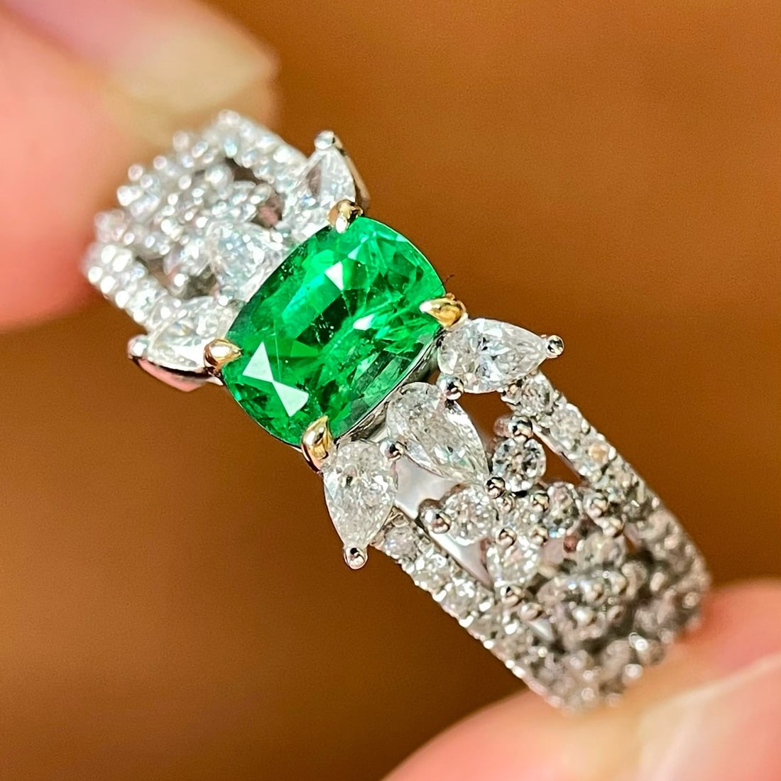 14k Gold 1.45 Ctw Vivid Green Natural Emerald & Diamond Ring - 3