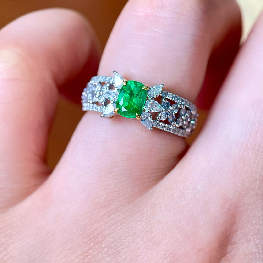 14k Gold 1.45 Ctw Vivid Green Natural Emerald & Diamond Ring - 4