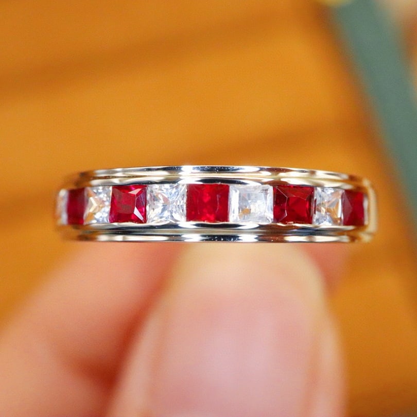 14k Gold 0.97 Ctw Vivid Red Natural Ruby & Sapphire Ring: Ref:230942390 // gold content:14k gold // ring size:7. 25us // // main gemstone:ruby // shape:princess // carat weight:0. 51ct // color:vivid red // treatment:natural // // adjacent gemstone 2 :