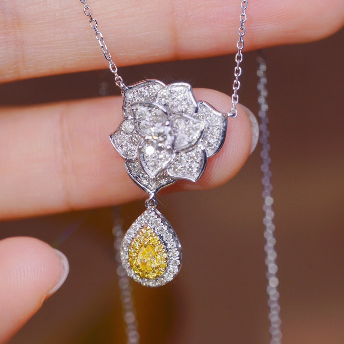 14k Gold 0.75 Ctw Natural Yellow Diamond & Diamond & Flowers Necklace - 5