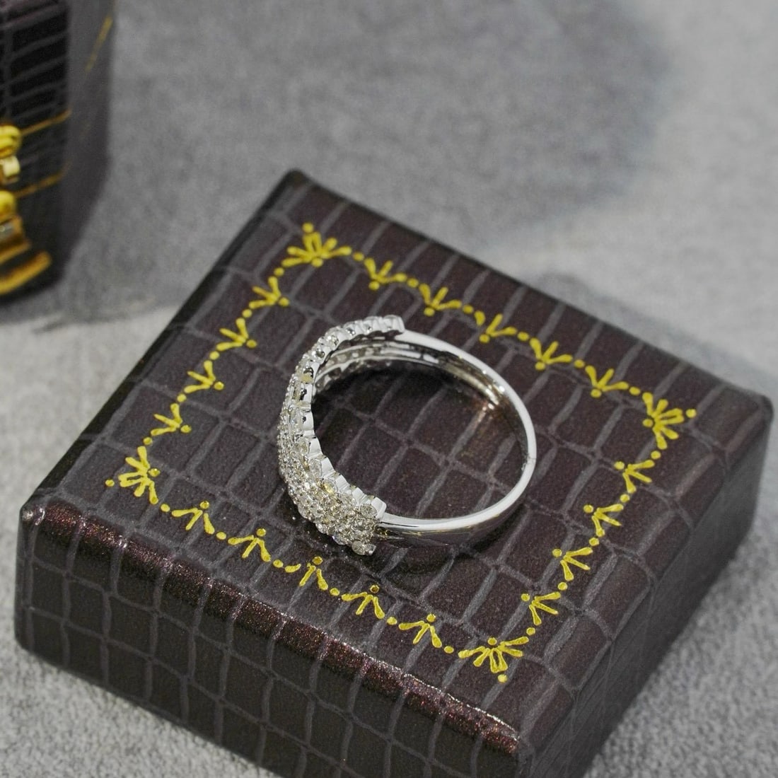 14k Gold 0.68 Ct Natural H Diamond Ring - 4