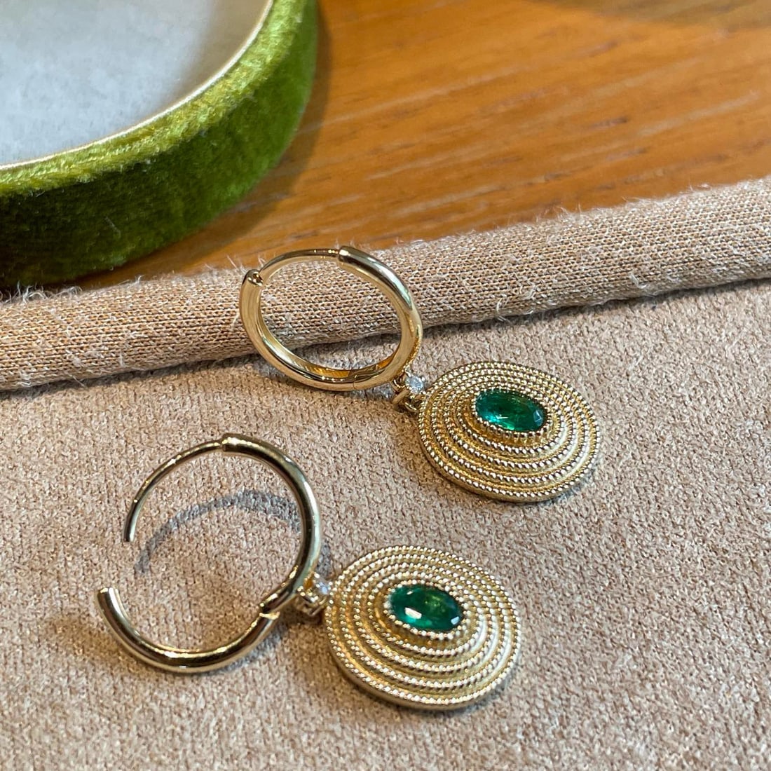 14k Gold 0.4 Ct Vivid Green Natural Emerald & Diamond Earrings - 5