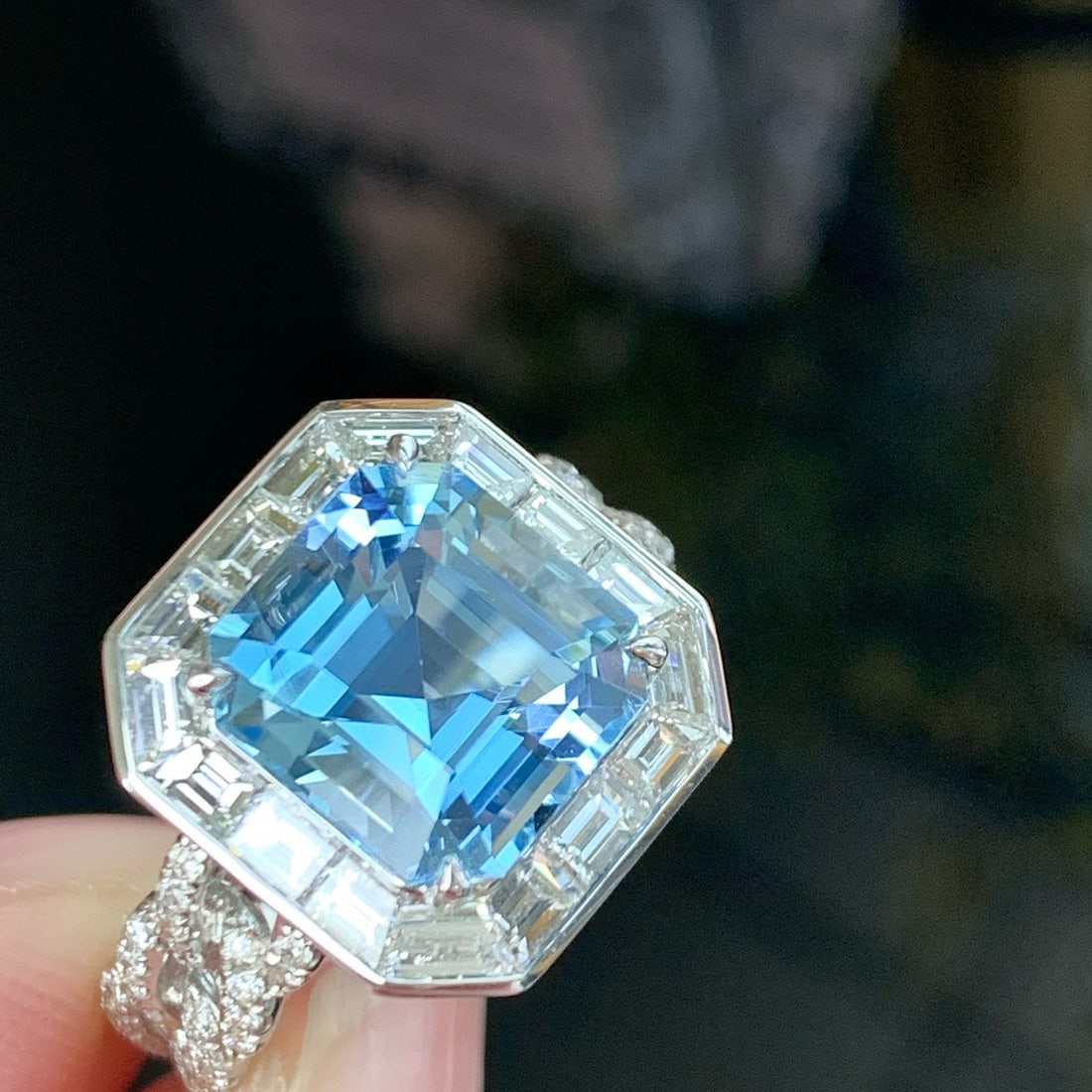 14k Gold 4.99 Ctw Natural Aquamarine & Diamond Ring - 2