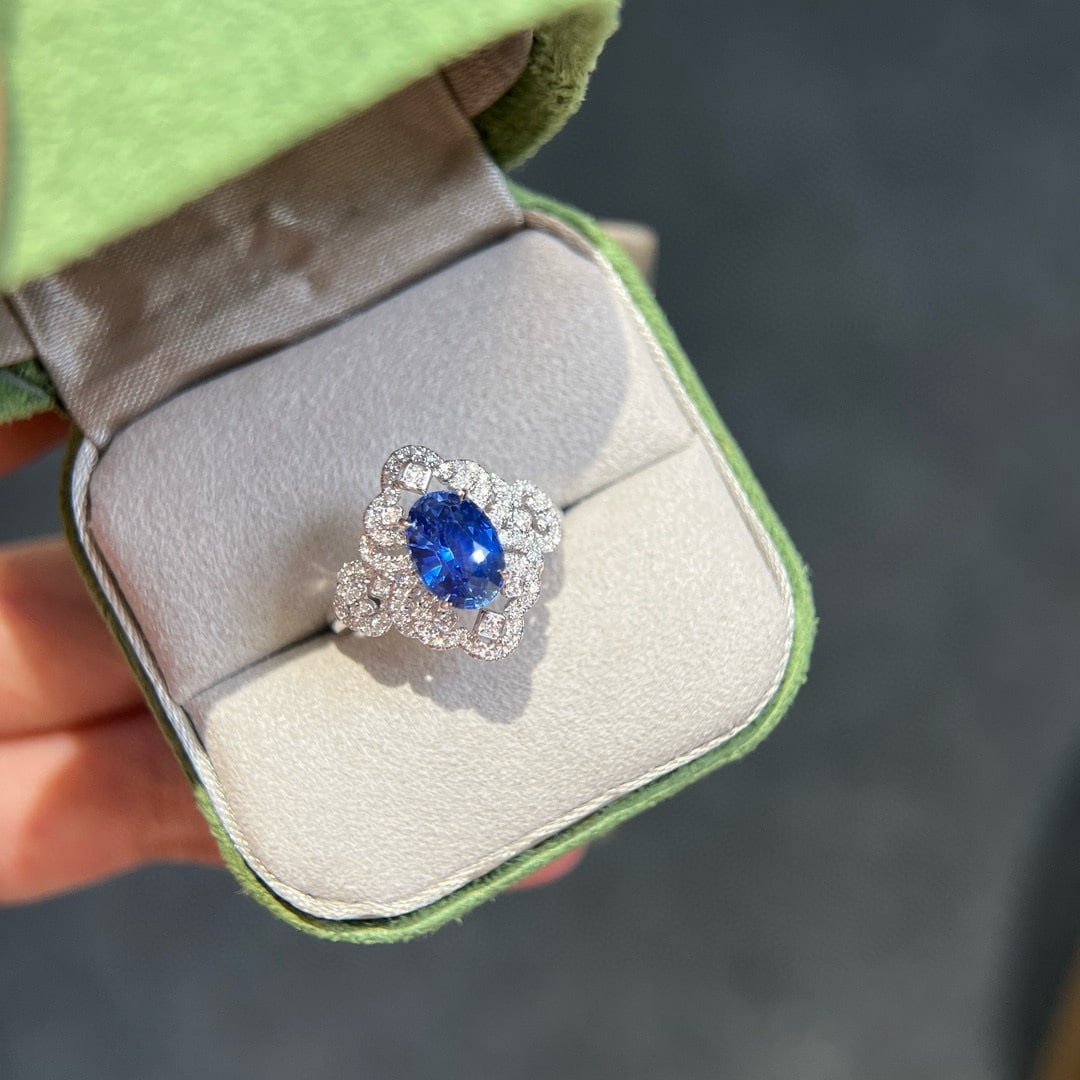 14k Gold 2.27 Ctw Natural Sapphire & Diamond Ring: Ref:230942430 // gold content:14k gold // ring size:7. 25us // // main gemstone:sapphire // shape:oval // carat weight:1. 97ct // color:blue // treatment:natural // // adjacent gemstone 2 :
