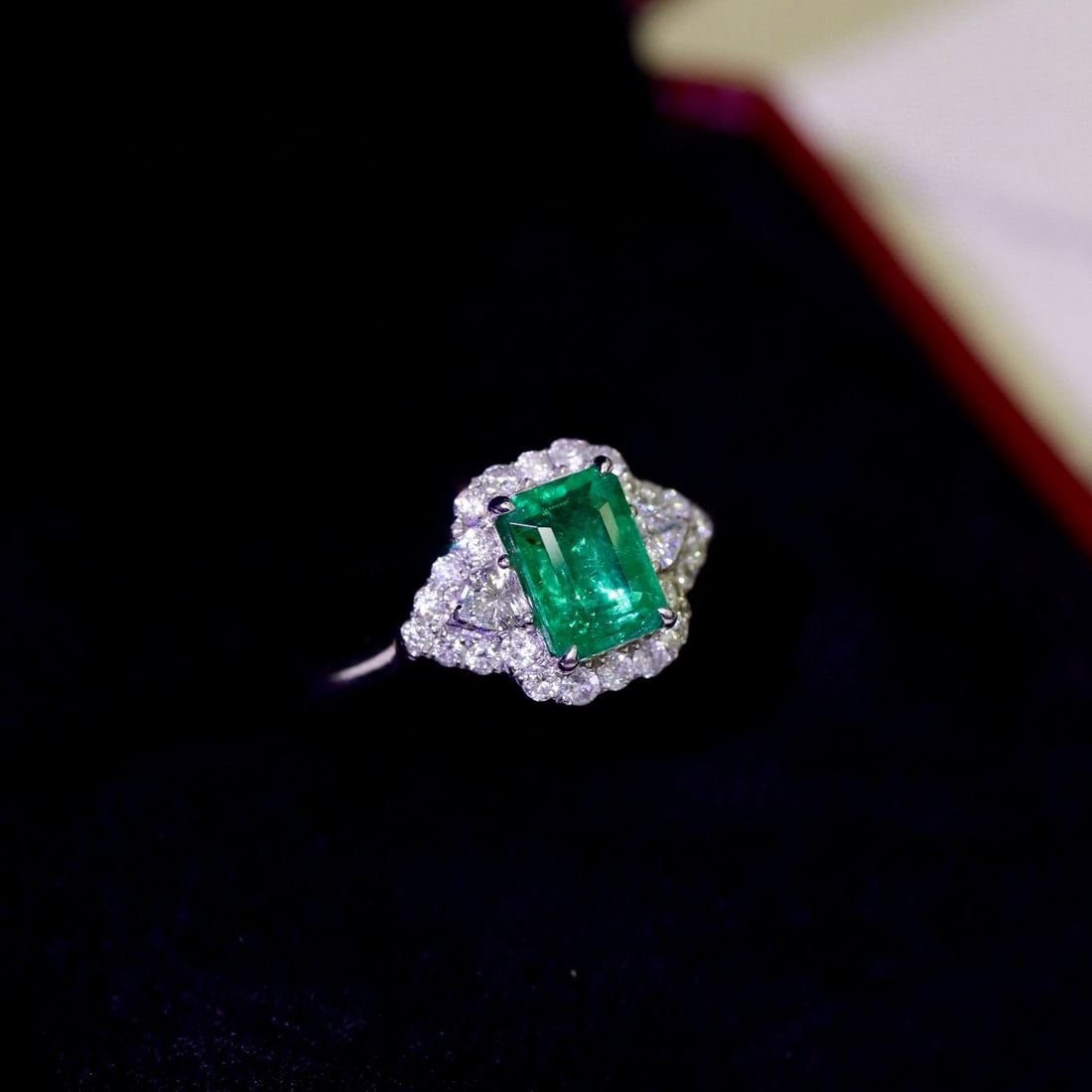 14k Gold 1.79 Ctw Vivid Green Natural Emerald & Diamond Ring - 2