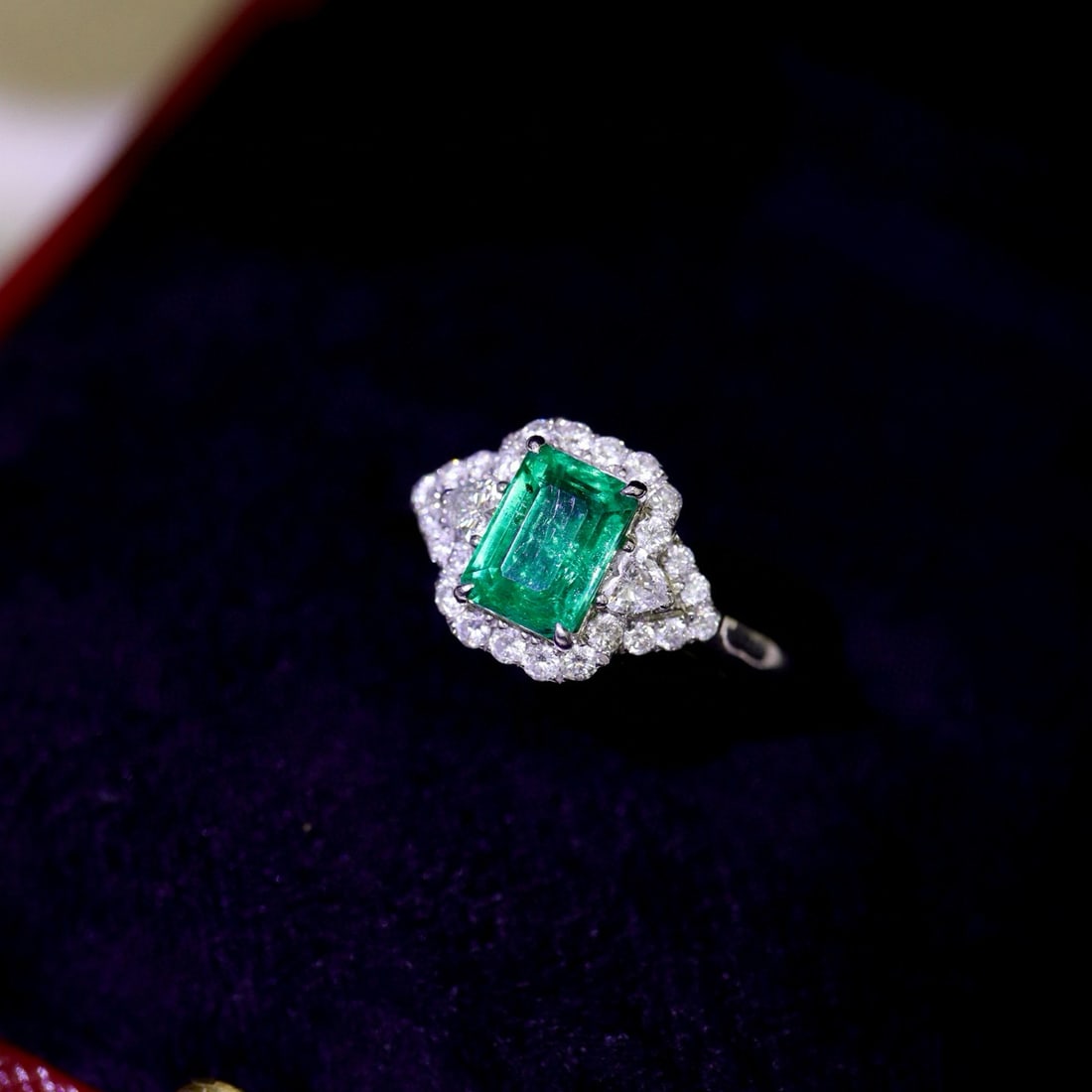 14k Gold 1.79 Ctw Vivid Green Natural Emerald & Diamond Ring - 3