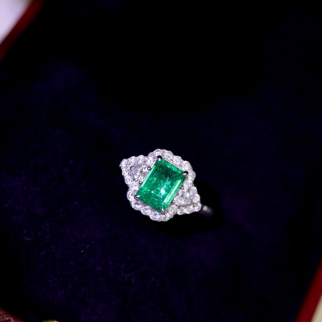 14k Gold 1.79 Ctw Vivid Green Natural Emerald & Diamond Ring - 5