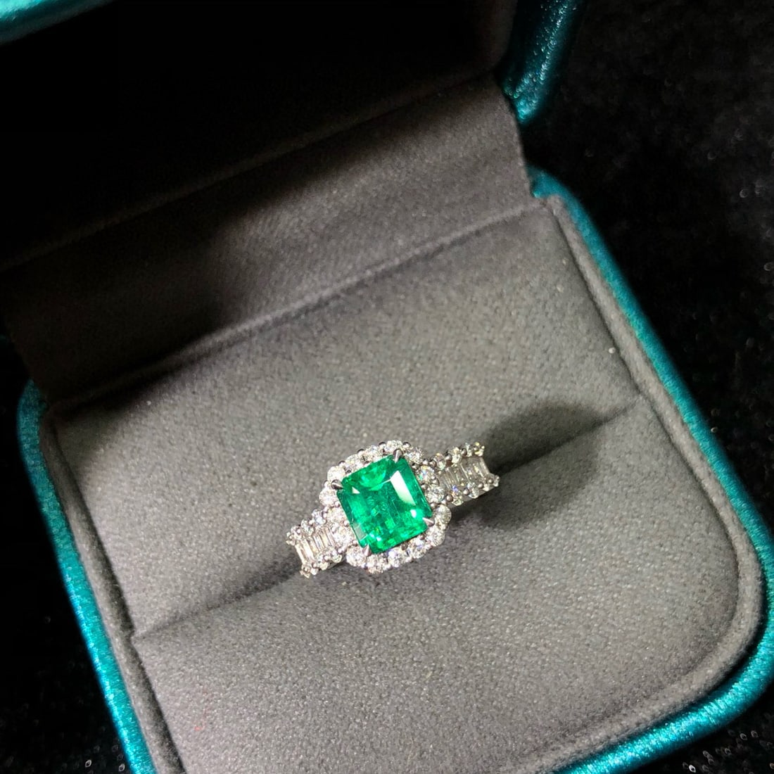 14k Gold 1.99 Ctw Vivid Green Natural Emerald & Diamond Ring: Ref:230942437 // gold content:14k gold // ring size:7. 25us // // main gemstone:emerald // shape:octagonal // carat weight:1. 27ct // color:vivid green // treatment:natural // // adjacent gemstone 2 :