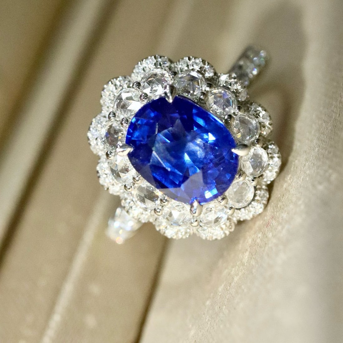 14k Gold 3.07 Ctw Vivid Blue Natural Sapphire & Diamond Ring - 3