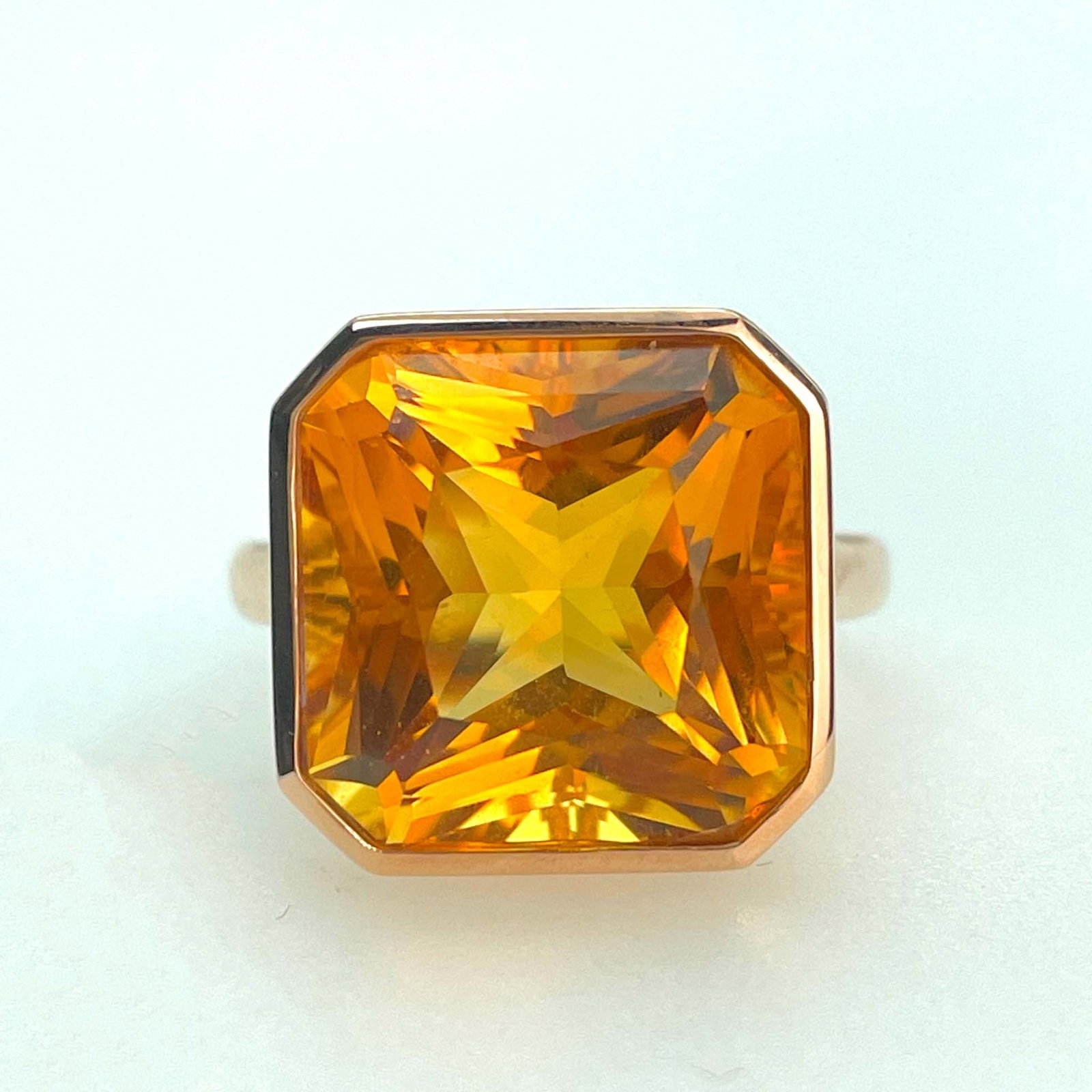 14k Gold 7.95 Ct Natural Citrine Ring: Ref:230943030 // gold content:14k gold // ring size:7. 25us // // main gemstone:citrine // shape:octagonal // carat weight:7. 95ct // color:yellow // treatment:natural // Low Estimate: 2400 Condition