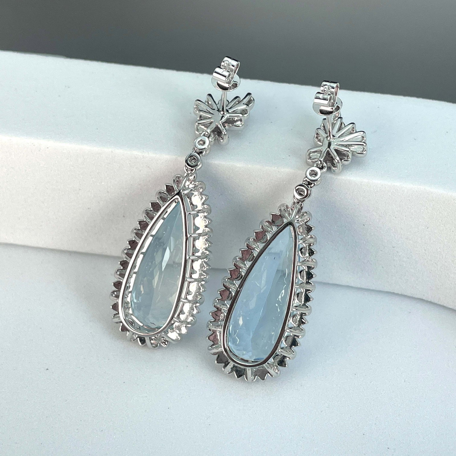 14k Gold 16.95 Ctw Natural Aquamarine & Diamond Earrings - 2