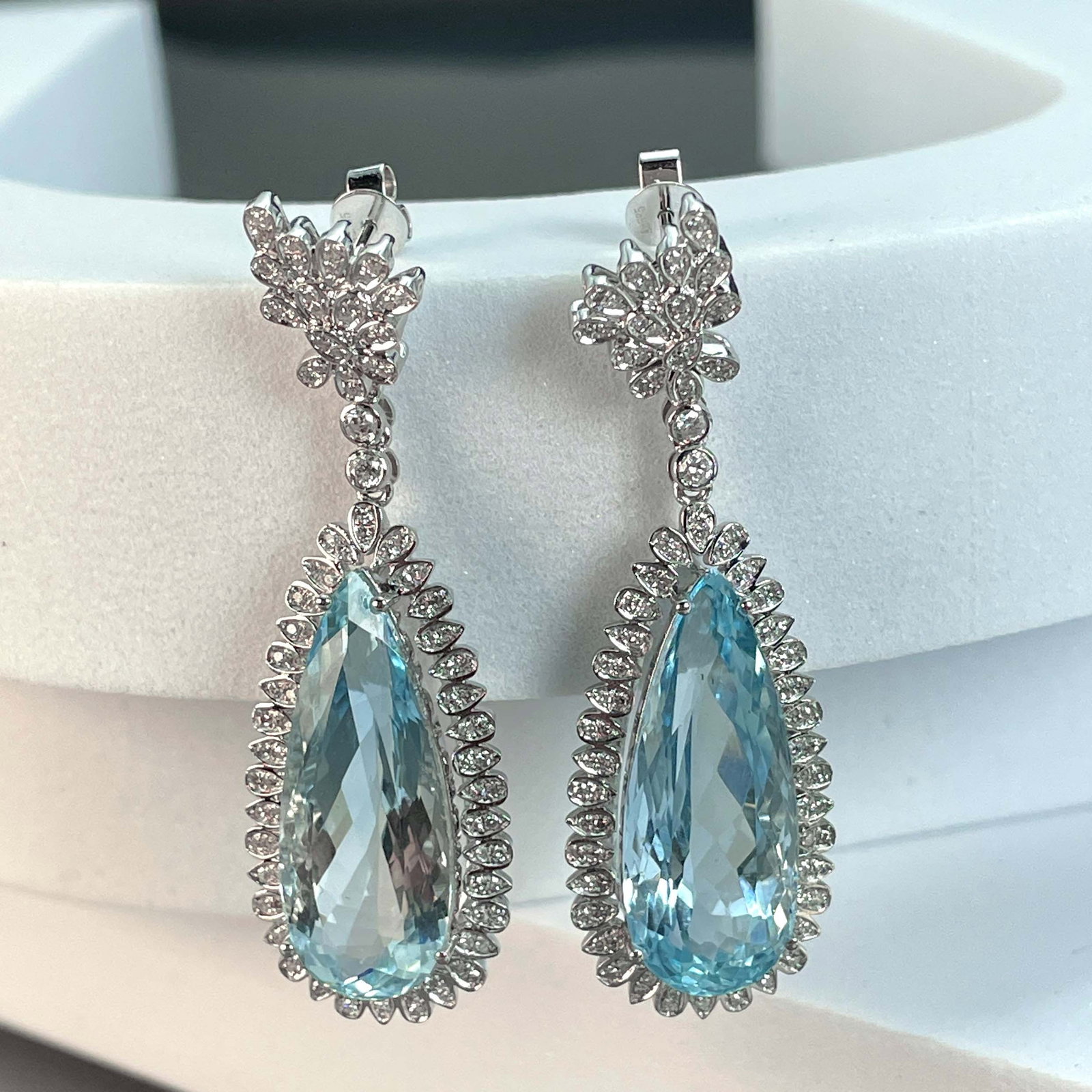 14k Gold 16.95 Ctw Natural Aquamarine & Diamond Earrings - 3
