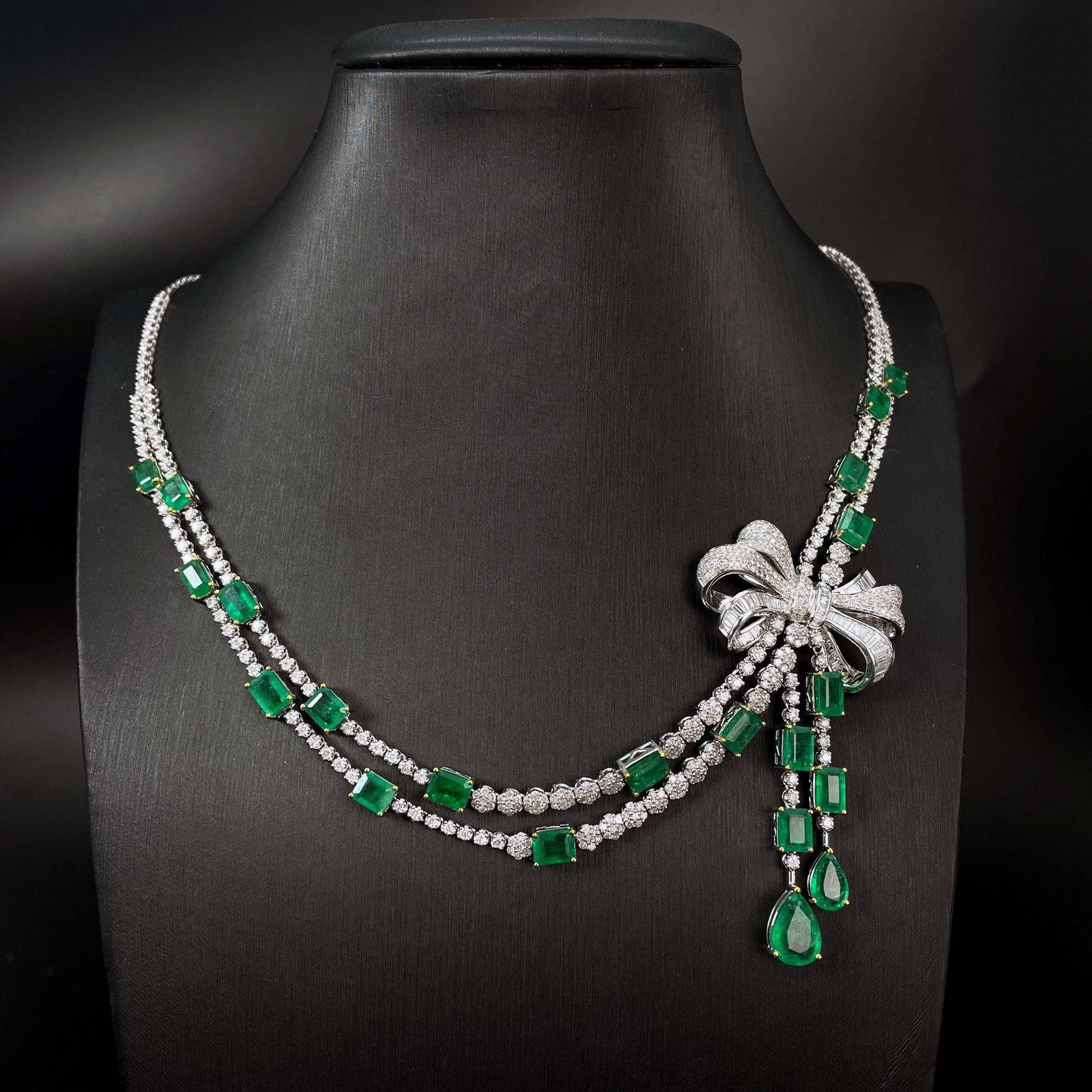 14k Gold 16.89 Ct Vivid Green Natural Emerald & Diamond Jewelry Set - 7