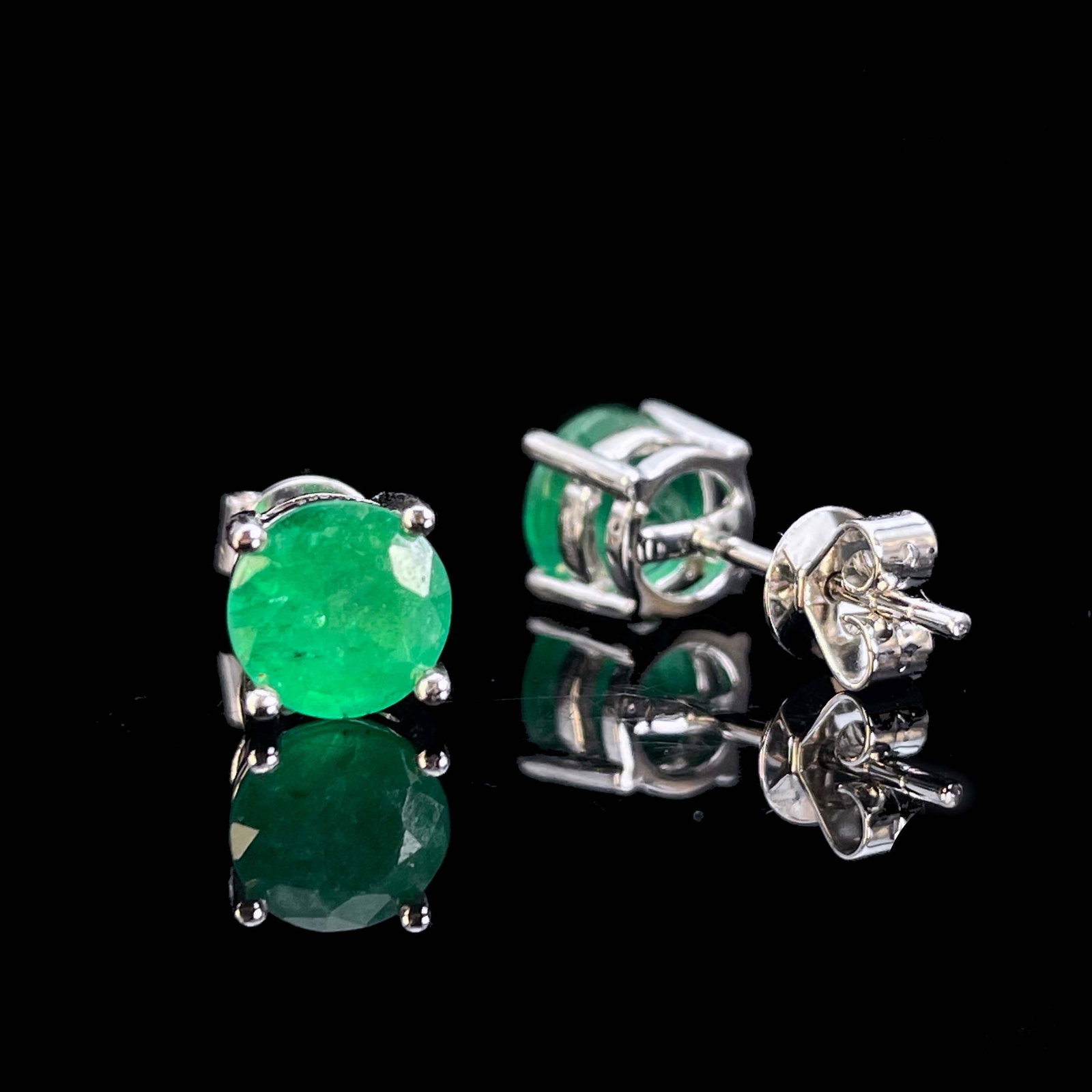 14k Gold 1.55 Ct Natural Emerald Earrings - 5