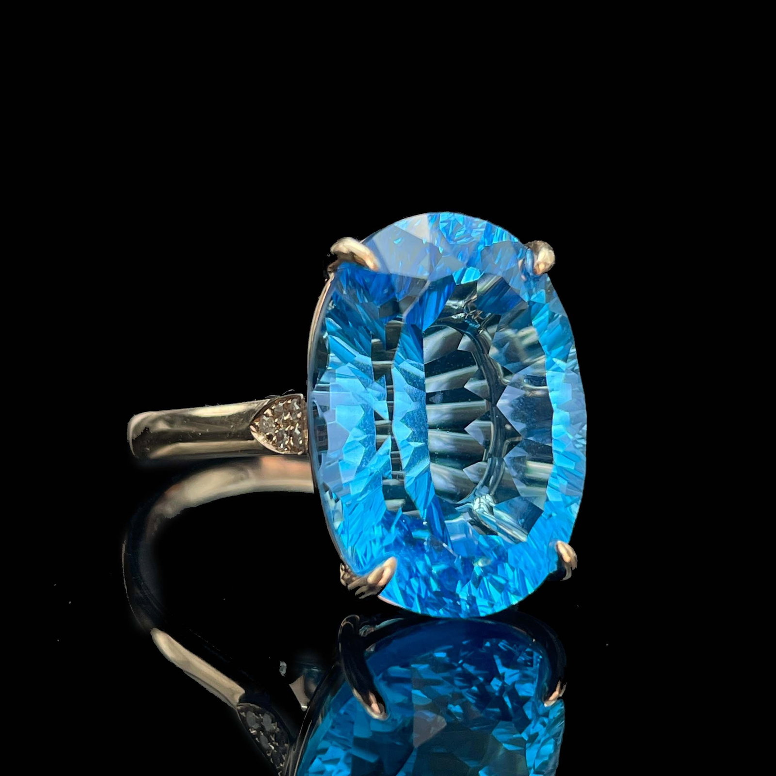 14k Gold 13.05 Ctw Natural Topaz & Diamond Ring - 2