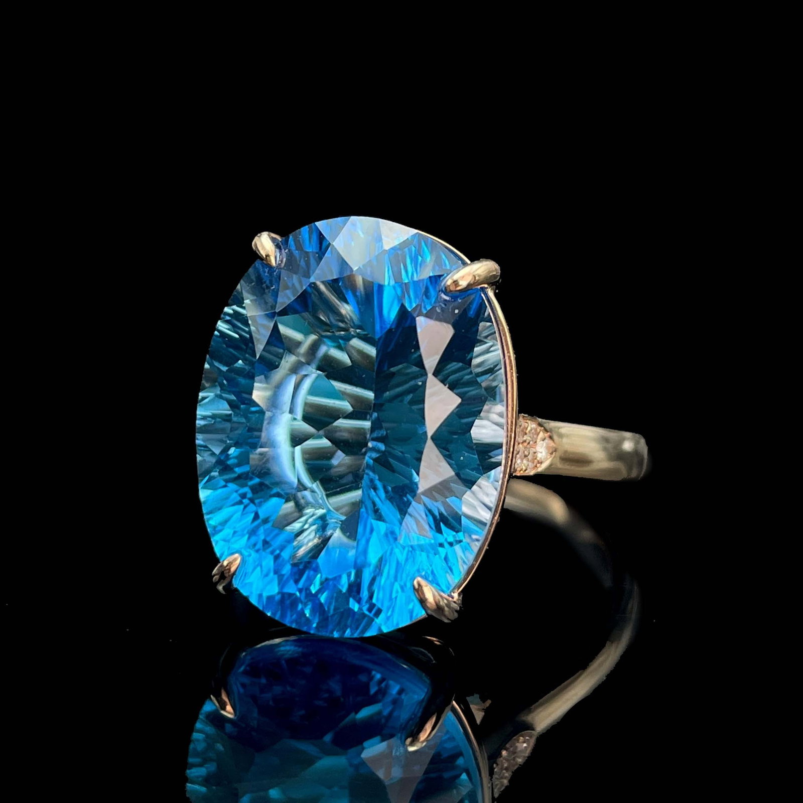 14k Gold 13.05 Ctw Natural Topaz & Diamond Ring - 3