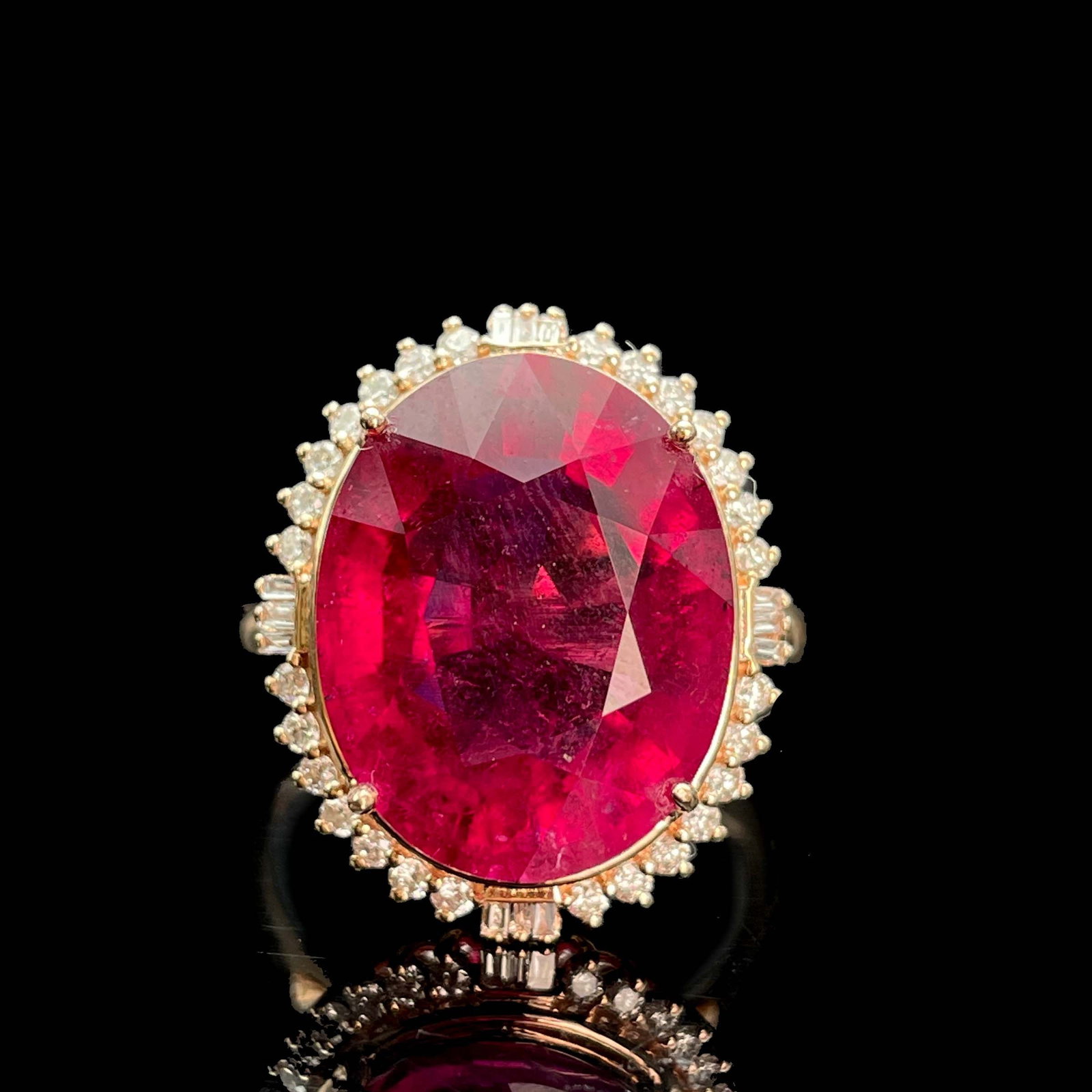 14k Gold 9.41 Ctw Natural Tourmaline & Diamond Ring: Ref:230943091 // gold content:14k gold // ring size:7. 25us // // main gemstone:tourmaline // shape:oval // carat weight:9. 10ct // color:red // treatment:natural // // adjacent gemstone 2 : diamond /