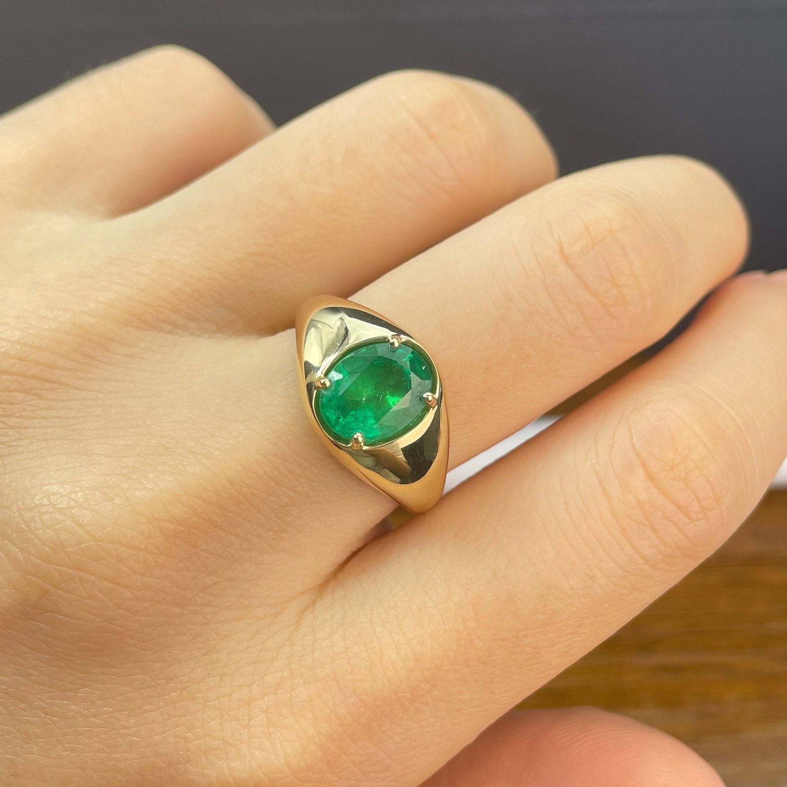 14k Gold 1.5 Ct Vivid Green Natural Emerald Ring - 2