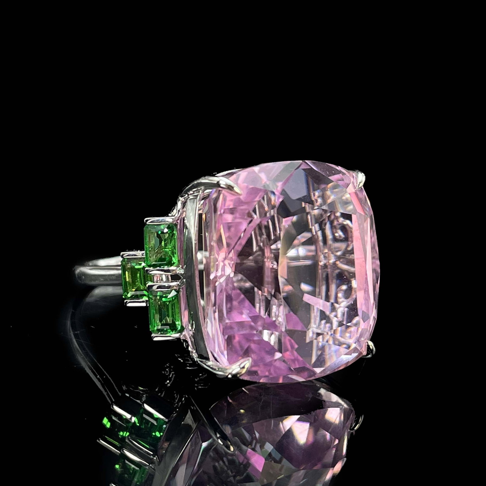 14k Gold 32.31 Ctw Natural Kunzite & Tsavorite Ring - 2