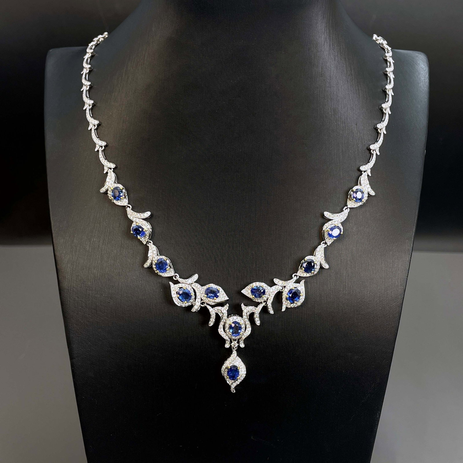 14k Gold 9.71 Ctw Vivid Blue Natural Sapphire & Diamond Necklace - 6