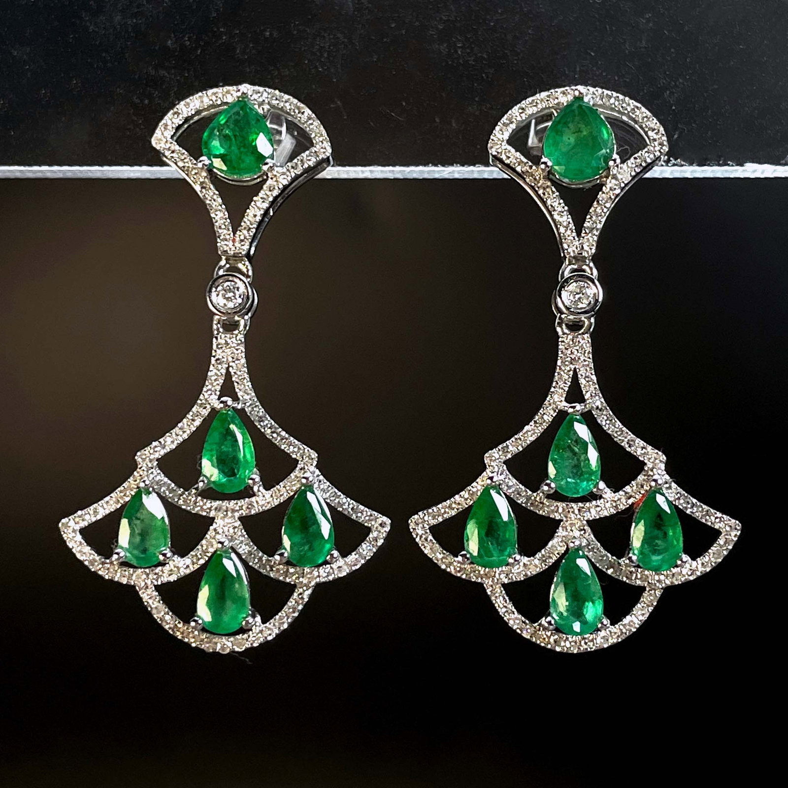 14k Gold 3.05 Ctw Natural Emerald & Diamond Earrings: Ref:230943131 // gold content:14k gold // main gemstone:emerald // shape:pear // carat weight:2. 30ct // color:green // treatment:natural // // adjacent gemstone 2 : diamond // shape:round // carat we