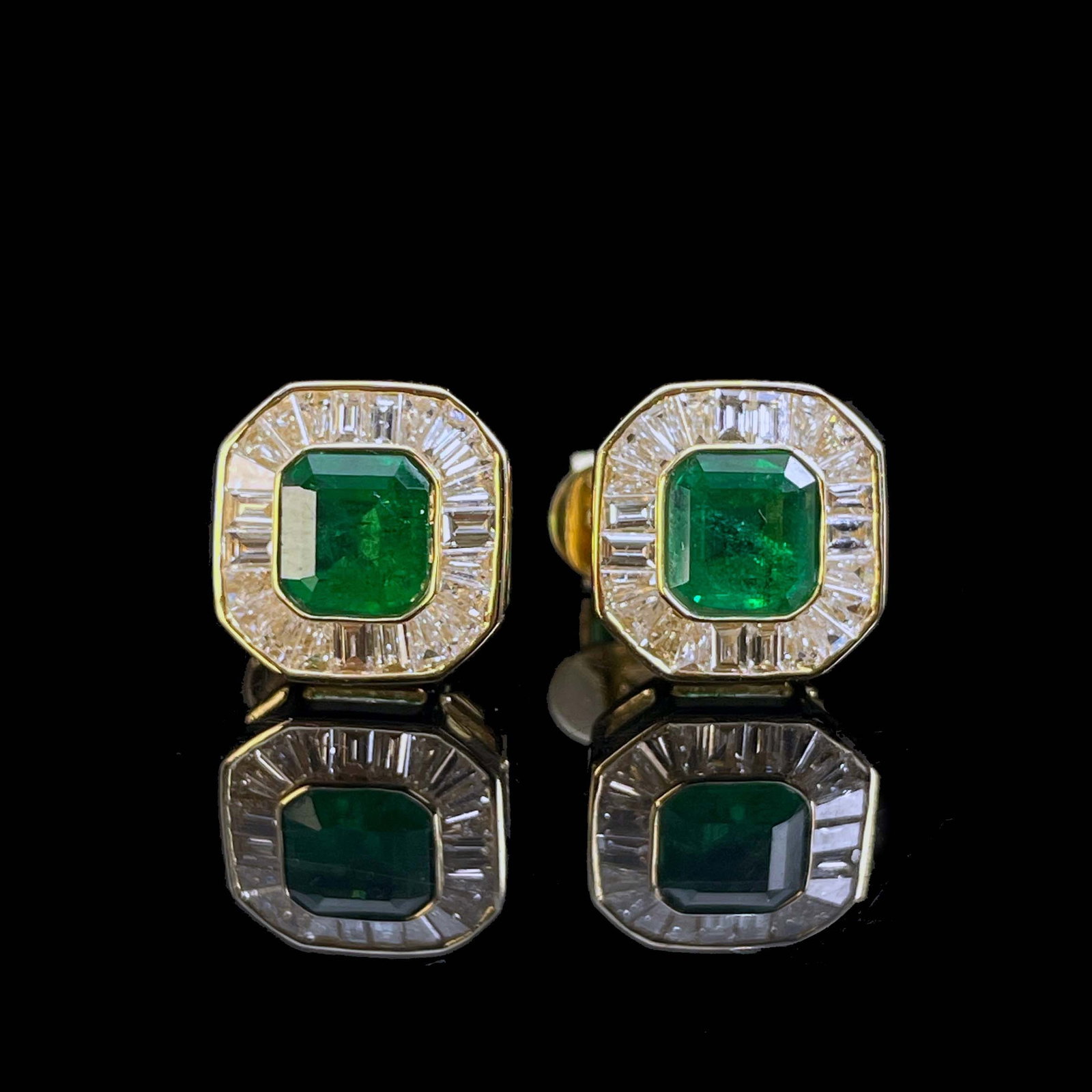 14k Gold 1.42 Ctw Natural Emerald & Diamond Earrings - 4